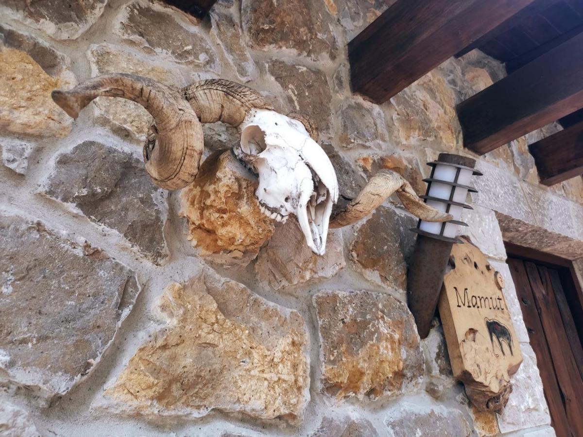Las Cavernas Del Bisonte Santillana del Mar Exterior foto