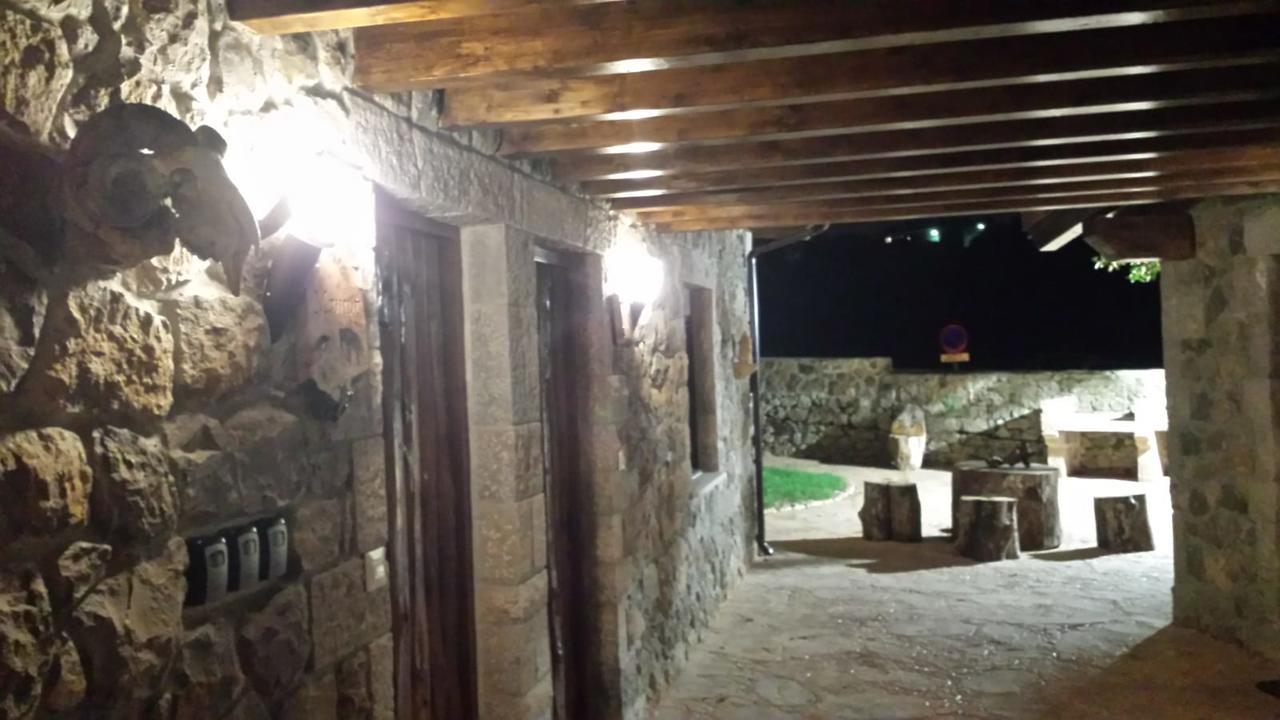Las Cavernas Del Bisonte Santillana del Mar Exterior foto